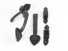 Black Antique Locking Thumb Latch (1 per Card)